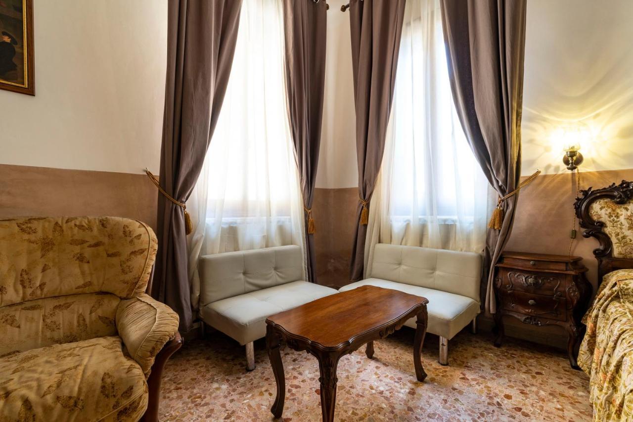Queen House Venezia Екстериор снимка