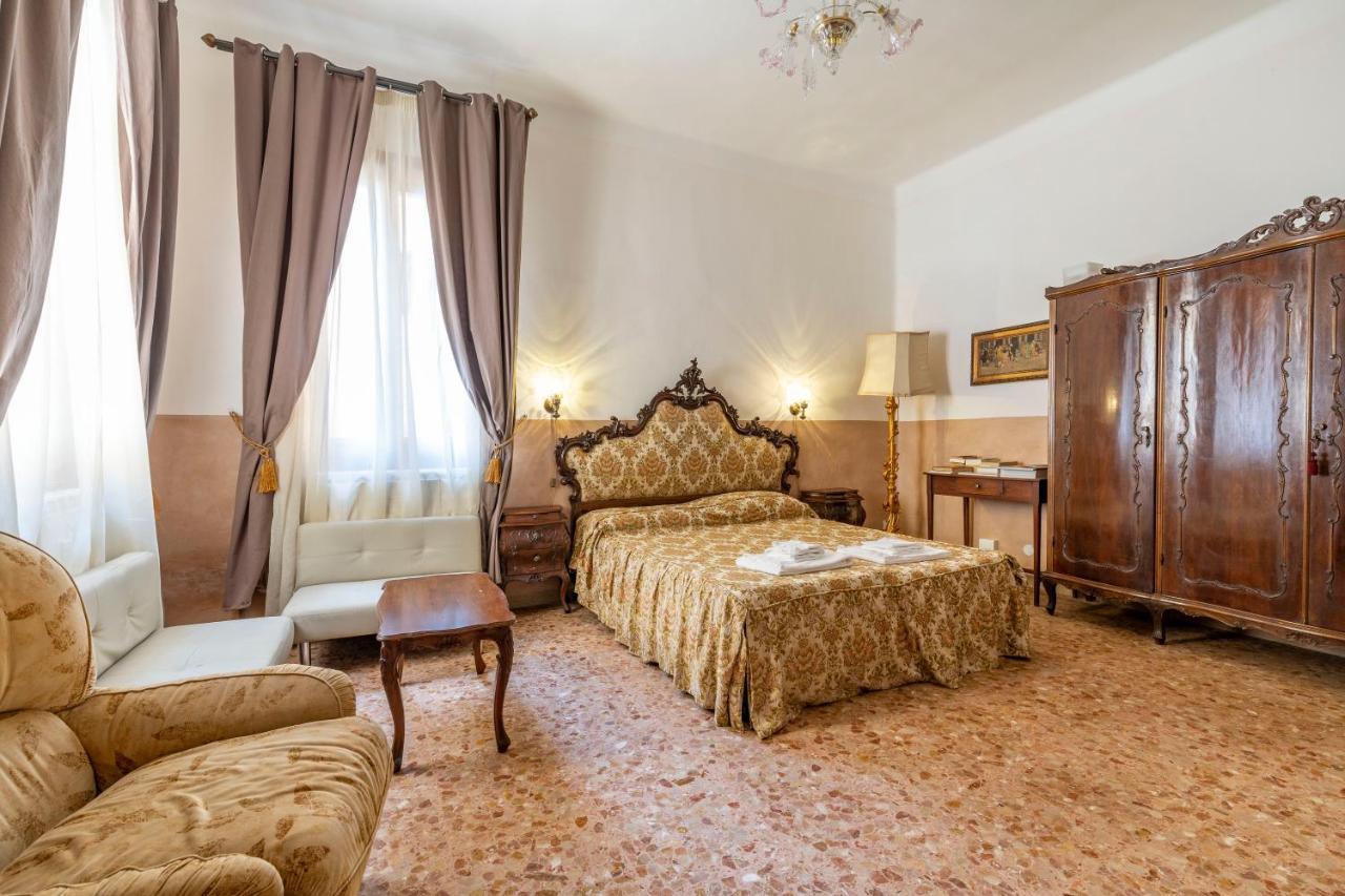 Queen House Venezia Екстериор снимка