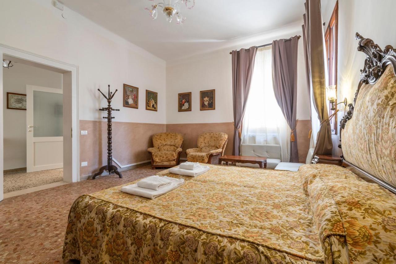 Queen House Venezia Екстериор снимка