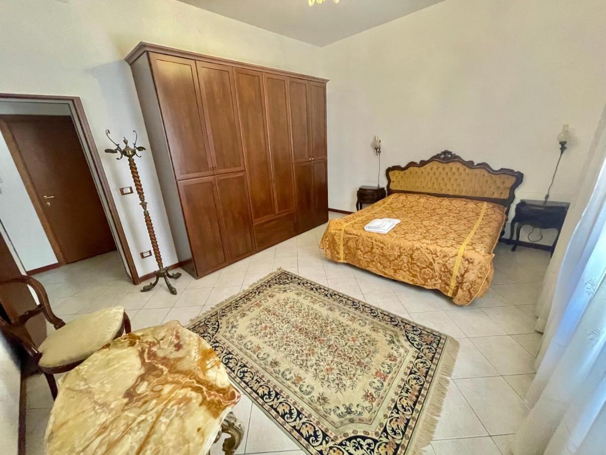 Queen House Venezia Екстериор снимка