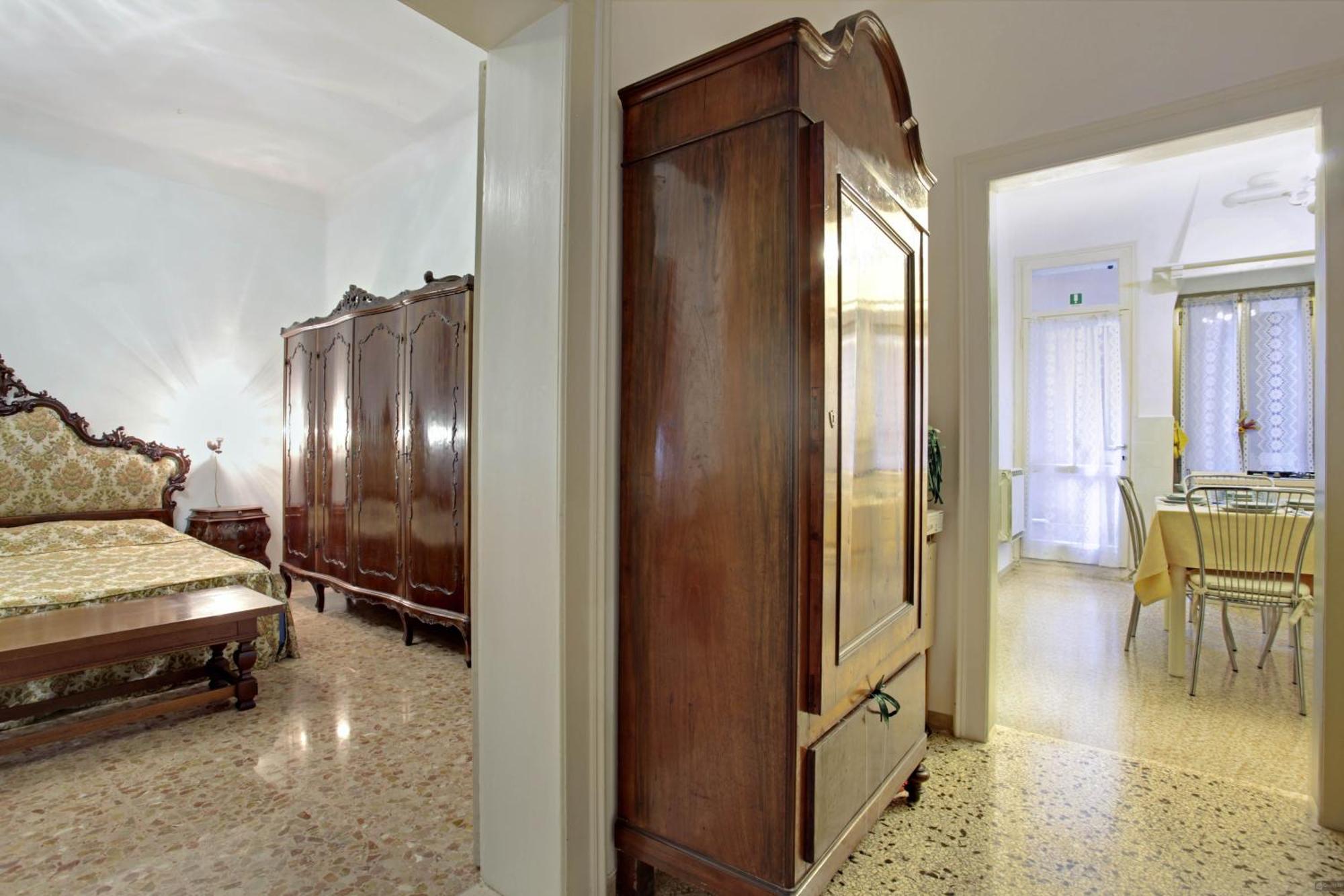 Queen House Venezia Стая снимка